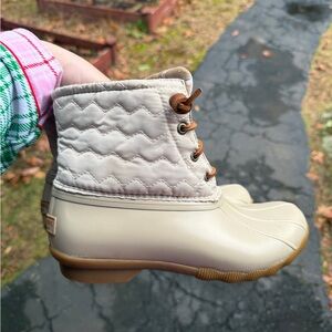 Women’s Beige Quilted sperry Boots